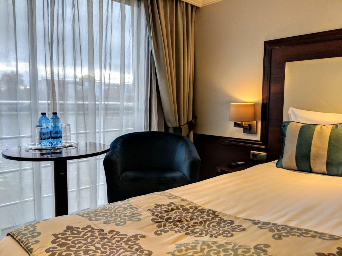 Hotel Select Ms Charles Dickens - Frankfurt Francoforte sul Meno Esterno foto